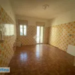 Affitto 4 camera appartamento di 127 m² in Palermo