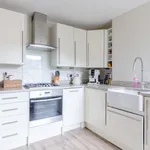 Rent 3 bedroom apartment of 95 m² in london