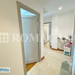 Affitto 5 camera appartamento di 300 m² in Rome