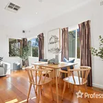 Rent 3 bedroom apartment of 363 m² in Mount Waverley