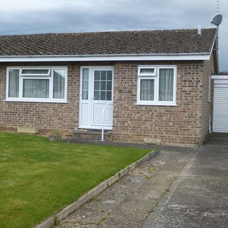Bungalow to rent in St. Marys Road, Sherborne DT9