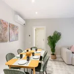 Rent 4 bedroom apartment in barcelona