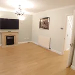 Rent 4 bedroom flat in Warwick