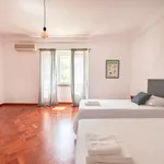 Rent 7 bedroom apartment in Lisbon