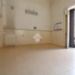 Affitto 5 camera appartamento di 140 m² in Napoli