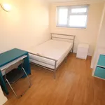 Rent 3 bedroom flat in Cardiff