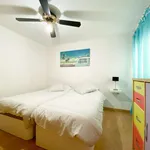 Rent a room of 75 m² in valencia