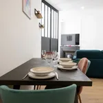 Appartement de 310 m² avec 1 chambre(s) en location à Lyon