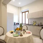 Rent 2 bedroom apartment of 90 m² in Florence