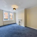 Rent 3 bedroom flat in Malvern Hills