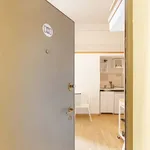 Rent 1 bedroom apartment of 25 m² in Milan