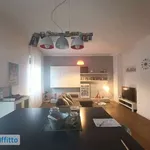 Affitto 2 camera casa di 71 m² in Milan