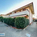 Villa a schiera arredata con piscina