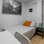 Rent 5 bedroom apartment in Valencia