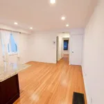 Maison de 699 m² avec 4 chambre(s) en location à Toronto