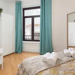 Rent 3 bedroom apartment of 130 m² in Porto