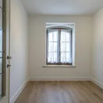 Huur 4 slaapkamer huis van 439 m² in Kortrijk