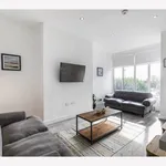 Rent 5 bedroom student apartment in Leeds