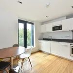 Rent 3 bedroom apartment in London