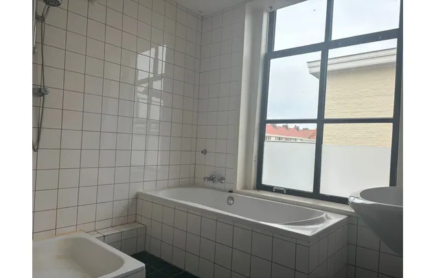 Huur 5 slaapkamer appartement van 170 m² in Marewijk