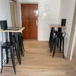 Appartement de 12 m² avec 1 chambre(s) en location à Poitiers