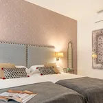 Rent 3 bedroom apartment of 130 m² in Granada