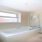 Rent 3 bedroom flat in Heaton