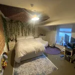 Rent 5 bedroom flat in Wales