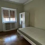 Rent 5 bedroom apartment of 198 m² in Roma