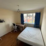 Rent 4 bedroom flat in West Midlands