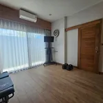 Rent 4 bedroom house in Bang Lamung