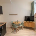 Appartement de 260 m² avec 1 chambre(s) en location à Lyon