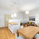 Pronajměte si 3 ložnic/e byt o rozloze 104 m² v Prague