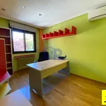 Rent 4 bedroom apartment of 115 m² in Cuenca