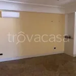 Affitto 5 camera appartamento di 140 m² in Terni