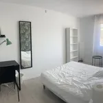 Appartement de 80 m² avec 5 chambre(s) en location à Cergy