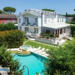 Rent 6 bedroom house of 380 m² in Rome