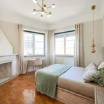 Rent a room of 80 m² in Lisboa