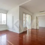 Rent 5 bedroom apartment of 200 m² in Lisbon