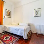 Rent a room of 160 m² in lisbon