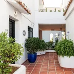 Rent 3 bedroom apartment of 146 m² in Marbella