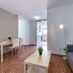 Rent a room of 104 m² in valencia