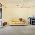 Rent 4 bedroom apartment in North Shore - Lower