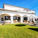 Rent 6 bedroom house of 1115 m² in Marbella