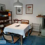 Affitto 4 camera appartamento di 185 m² in Palermo