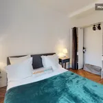 Rent 2 bedroom apartment of 55 m² in Paris