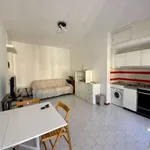 Bilocale arredato con terrazzo Centro