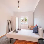 Rent a room of 103 m² in lisbon