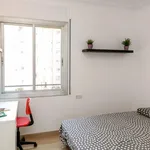 Rent 5 bedroom apartment in Barcelona