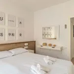 Rent 4 bedroom apartment of 85 m² in Barcelona